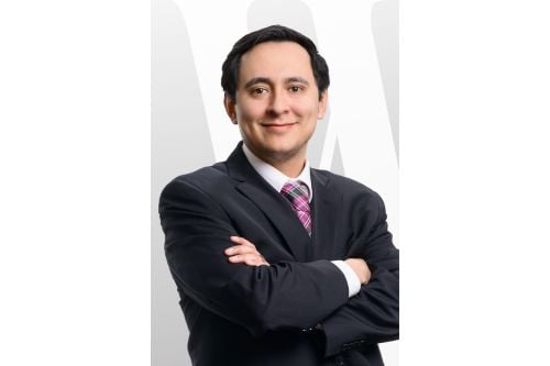 Miguel Cazarez solo