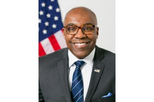 Kwame Raoul solo