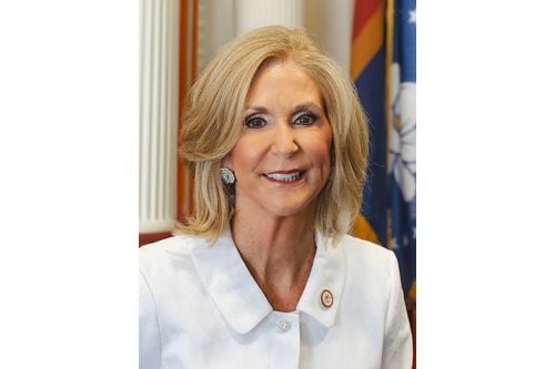 Lynn Fitch solo